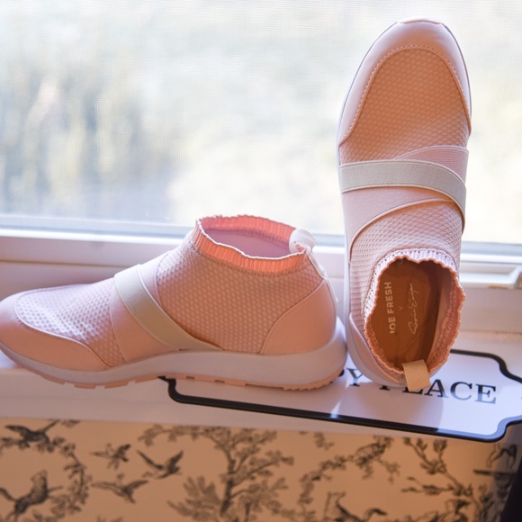 Shoes - Pink Trainers with memory foam insoles brand new size 8